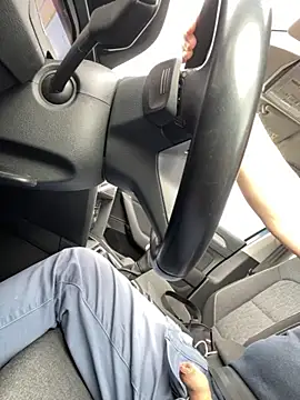 Snapshot of littletoy64 chatting on 09-26-25, 01:29 littletoy64 online show from 09-26-25, 01:29