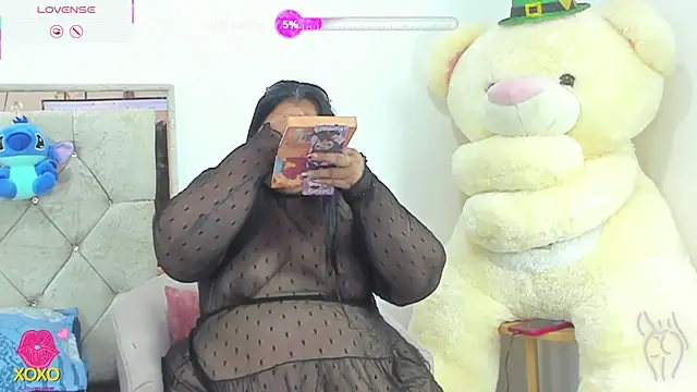 LunaaSweett online show from 04-30-26, 08:38
