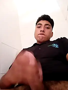 Snapshot of crisssalazar chatting on 10-23-25, 09:46 crisssalazar online show from 10-23-25, 09:46