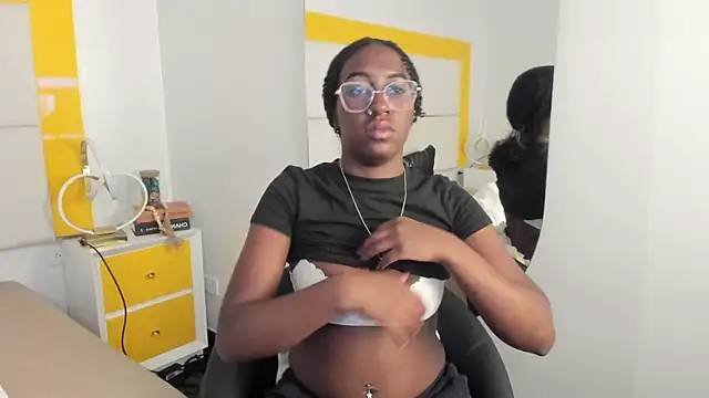 Qeen blackk online show from 03-26-26, 05:33