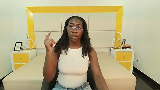 Qeen blackk online show from 11-18-25, 07:06