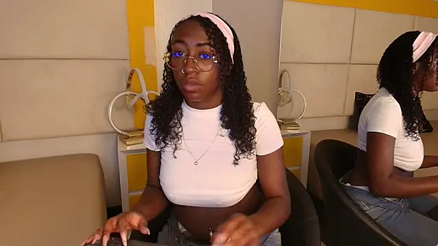 Qeen blackk online show from 11-29-25, 07:25