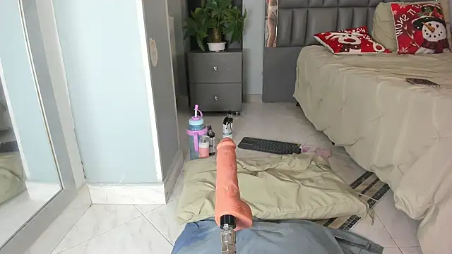 Sienna miller 27 online show from 11-30-25, 11:55