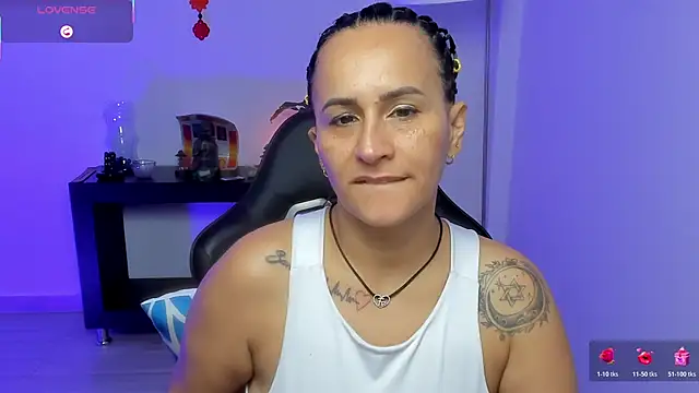 Snapshot of Sara_Charmy chatting on 06-18-26, 04:01 Sara Charmy online show from 06-18-26, 04:01