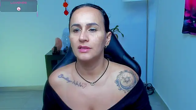 Snapshot of Sara_Charmy chatting on 05-20-26, 11:07 Sara Charmy online show from 05-20-26, 11:07
