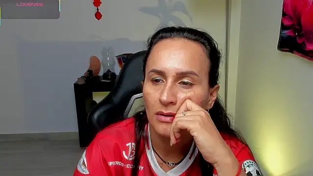 Snapshot of Sara_Charmy chatting on 05-30-26, 11:54 Sara Charmy online show from 05-30-26, 11:54