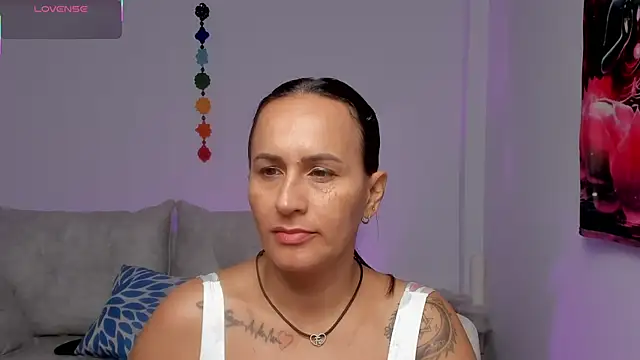 Snapshot of Sara_Charmy chatting on 05-01-26, 10:09 Sara Charmy online show from 05-01-26, 10:09