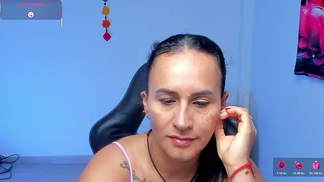 Snapshot of Sara_Charmy chatting on 05-18-26, 11:15 Sara Charmy online show from 05-18-26, 11:15