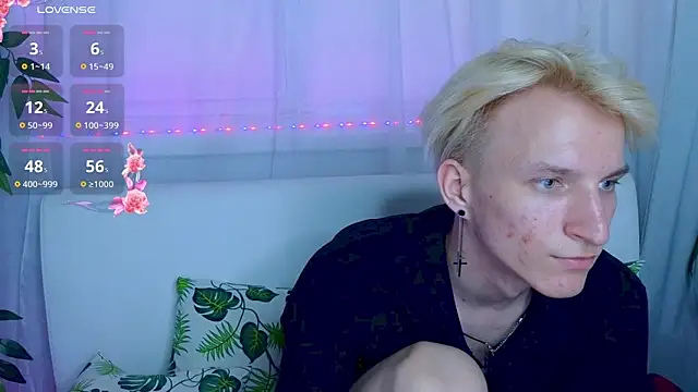 Snapshot of Limon_chik chatting on 03-08-25, 12:30 Limon chik online show from 03-08-25, 12:30