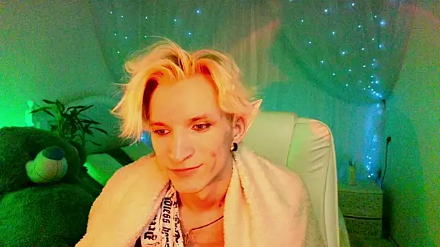 Snapshot of Limon_chik chatting on 03-18-25, 07:44 Limon chik online show from 03-18-25, 07:44
