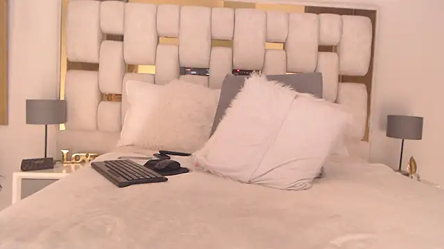 HotBellaMilf online show from 03-28-26, 01:50