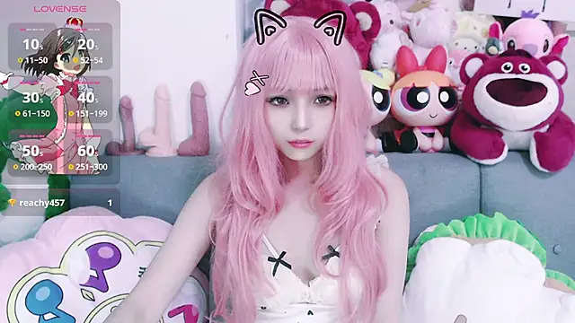 Snapshot of chenenna7 chatting on 10-13-25, 02:18 chenenna7 online show from 10-13-25, 02:18