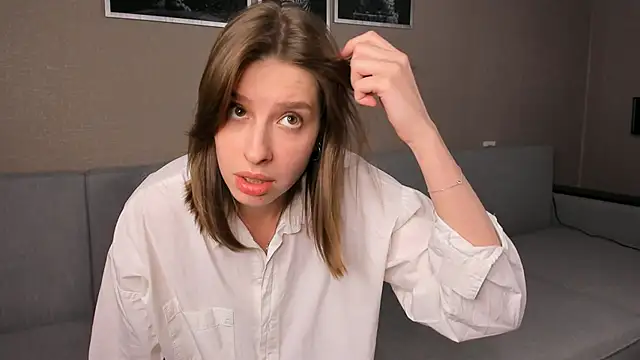 OdeliaGee online show from 03-19-25, 04:34