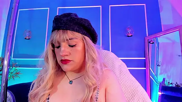 TaraTaylorr online show from 11-29-25, 02:01