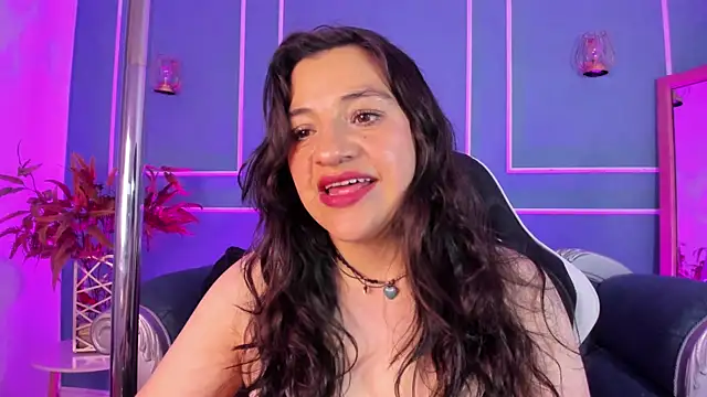 TaraTaylorr online show from 10-02-25, 02:15