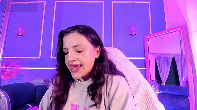 TaraTaylorr online show from 11-25-25, 02:23