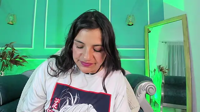 TaraTaylorr online show from 10-25-25, 02:22