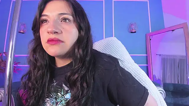 TaraTaylorr online show from 10-09-25, 03:07