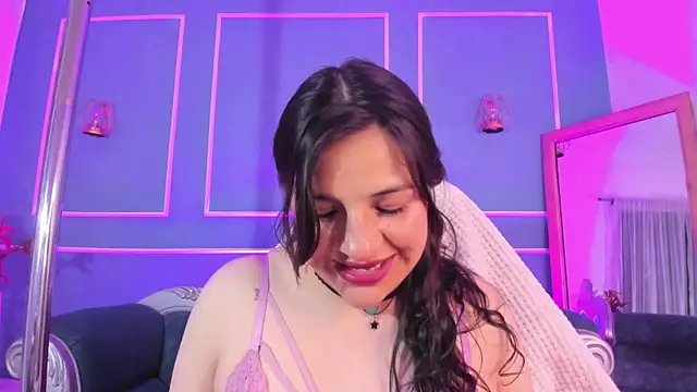 TaraTaylorr online show from 10-18-25, 02:13