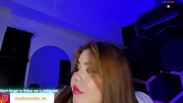 Snapshot of MadissonLee__ chatting on 06-26-26, 03:45 MadissonLee online show from 06-26-26, 03:45