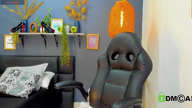 yessila parker online show from 04-04-26, 09:16