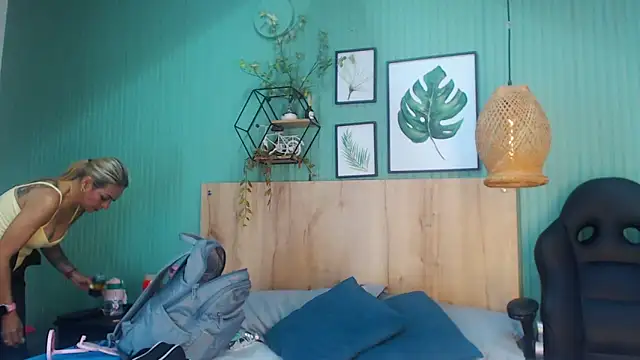 yessila parker online show from 12-04-25, 04:50