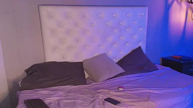 Snapshot of _mollycrystal chatting on 12-16-25, 08:07 mollycrystal online show from 12-16-25, 08:07