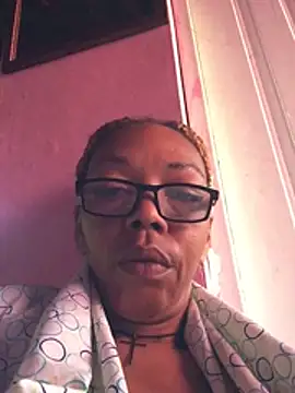 Ladyzee25 online show from 05-07-26, 10:40