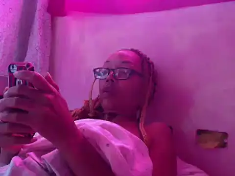 Ladyzee25 online show from 06-04-26, 11:04