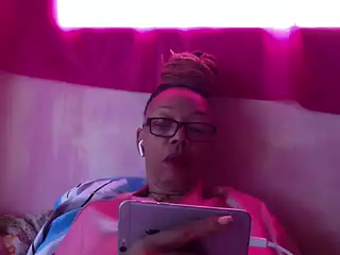 Ladyzee25 online show from 03-23-26, 11:54