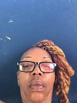Ladyzee25 online show from 07-04-26, 11:38
