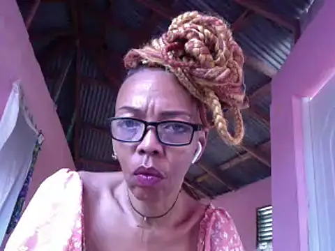 Ladyzee25 online show from 06-09-26, 09:27