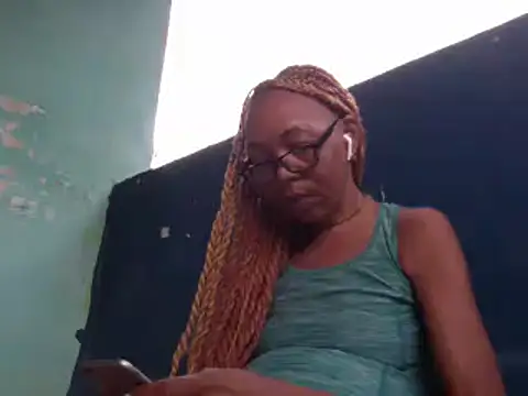 Ladyzee25 online show from 06-21-26, 11:21
