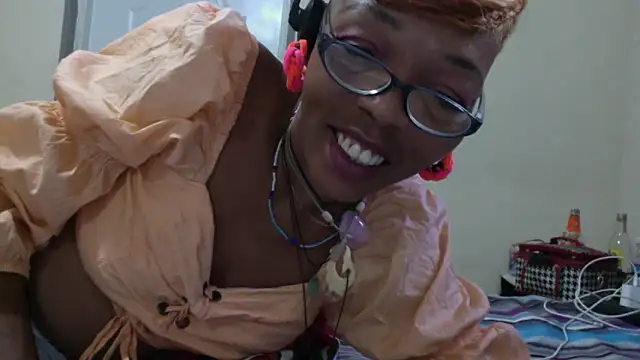 Ladyzee25 online show from 10-18-25, 02:08