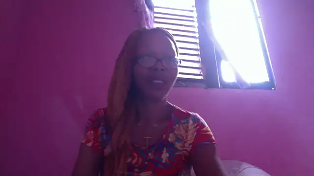 Ladyzee25 online show from 11-28-25, 04:40