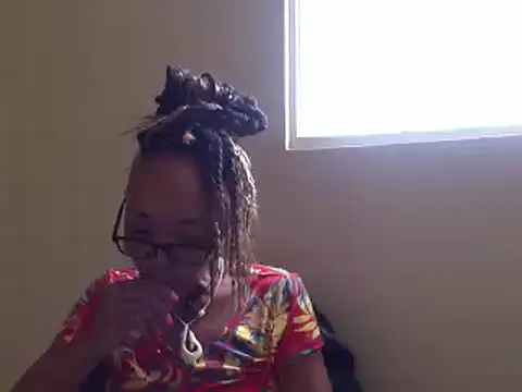 Ladyzee25 online show from 07-28-26, 06:20