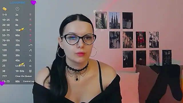 Snapshot of Miss_Vic chatting on 03-19-25, 06:55 Miss Vic online show from 03-19-25, 06:55