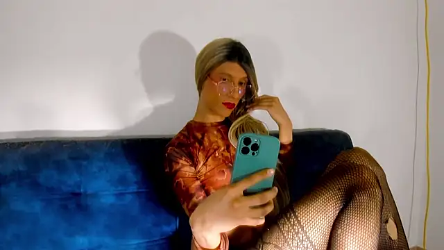 Snapshot of SweetDesaire1 chatting on 10-02-25, 04:54 SweetDesaire1 online show from 10-02-25, 04:54