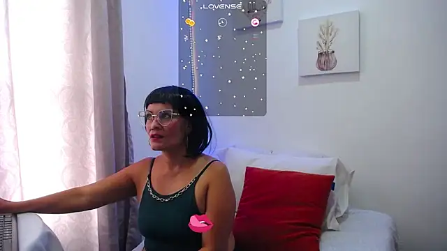 CarolinneFiotti online show from 03-14-25, 06:29