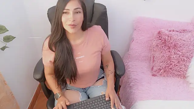 luna lgomez  online show from 05-29-26, 12:11