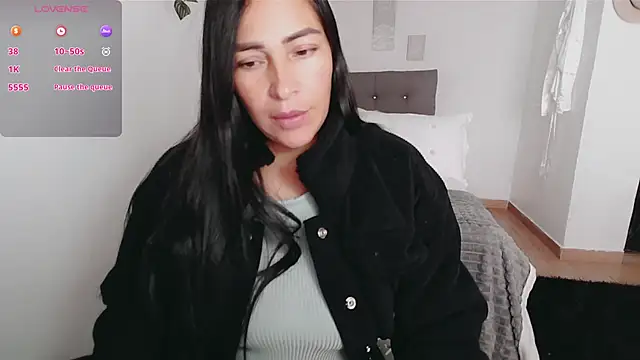 luna lgomez  online show from 11-26-25, 01:11