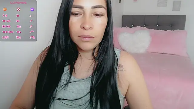 luna lgomez  online show from 03-04-26, 12:02