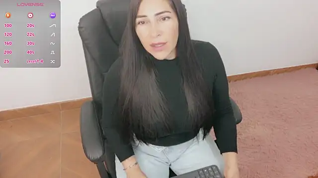 luna lgomez  online show from 07-21-26, 10:16