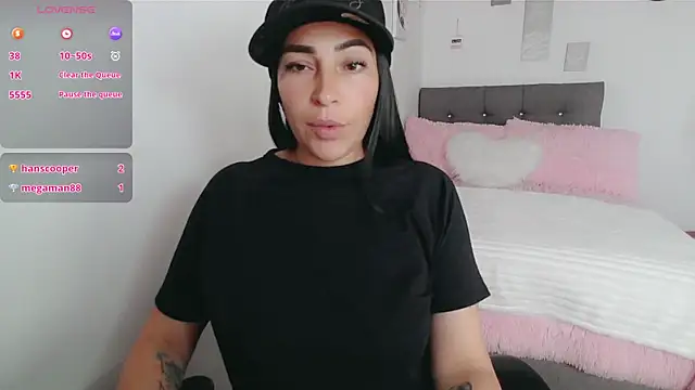 luna lgomez  online show from 12-17-25, 01:38