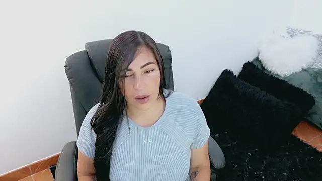 luna lgomez  online show from 05-04-26, 11:46