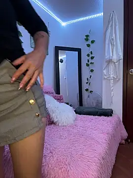luna lgomez  online show from 06-17-26, 12:11