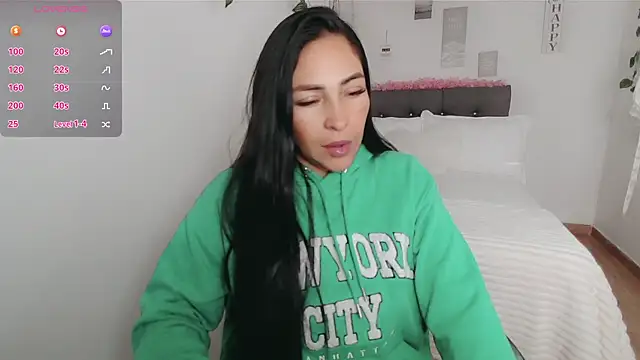 Snapshot of luna_lgomez_ chatting on 09-18-25, 03:37 luna lgomez online show from 09-18-25, 03:37