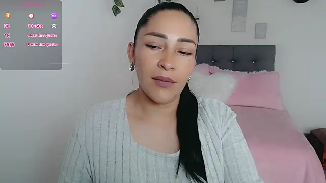 luna lgomez  online show from 03-05-26, 12:13