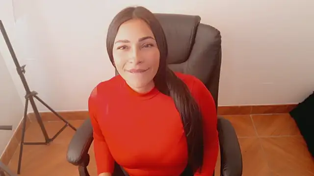 luna lgomez  online show from 05-12-26, 06:25