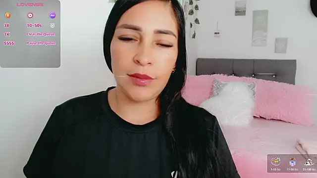 luna lgomez  online show from 02-07-26, 12:57